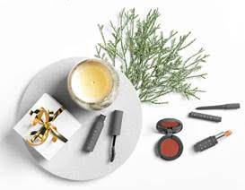 Stowaway Cosmetics’ Naturally Nude Set 